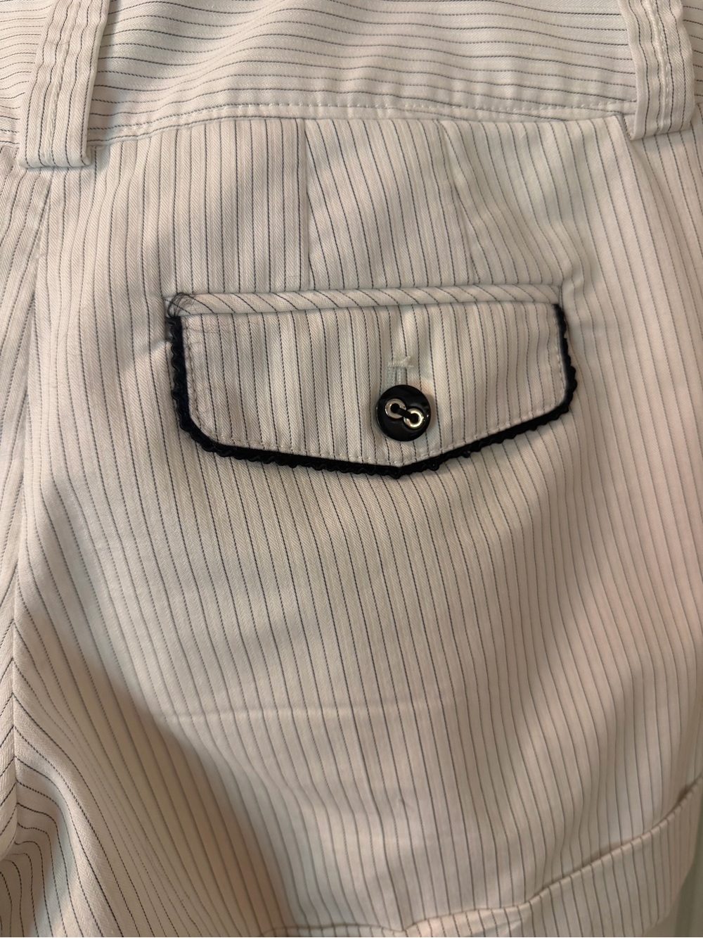 White House Black Market Tailored Pinstripe Shorts • 3-Button Waist • Size 2 - Picture 10 of 12